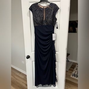 NWT! Betsey & Adam Evening Gown